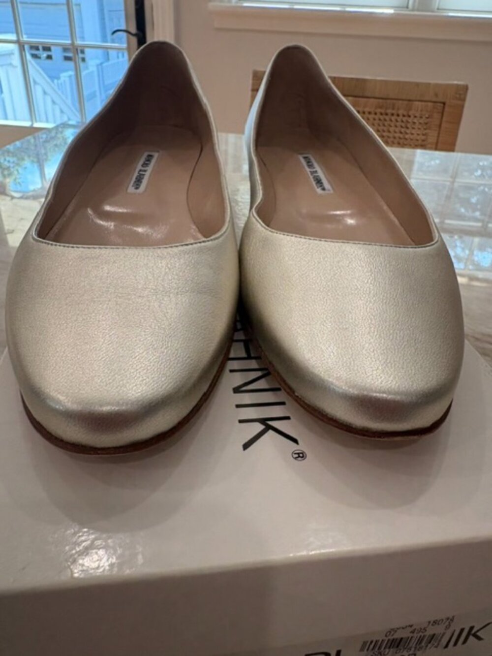 Manolo Blahnik "Juby" Round-Toe Flats in Silver, Size 40 (10) - Picture 3 of 13